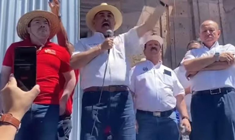 Exigen líderes sindicales a Bedolla dejar de enviarles mensajes con funcionarios