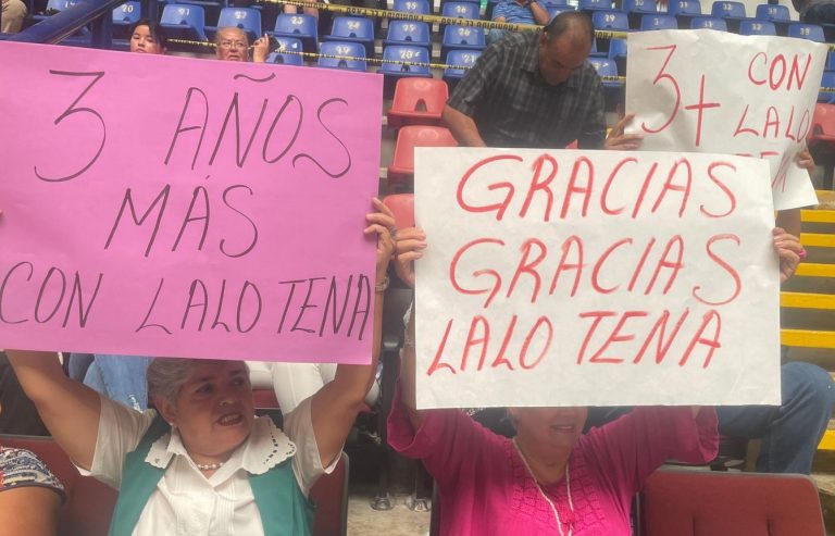 Va SUEUM por renovación de dirigencia sindical, empleados universitarios piden permanecer a su líder