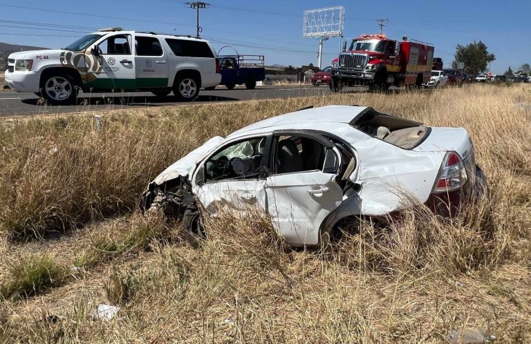 Volcadura vehicular deja cinco heridos en la carretera Morelia-Pátzcuaro