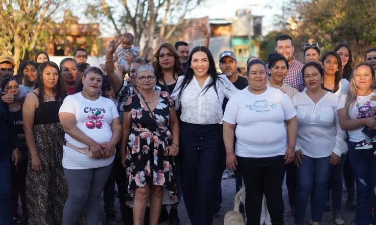 Se reúne Adriana Campos con familias de Jacona y acuerdan trabajo conjunto para impulsar proyectos sociales