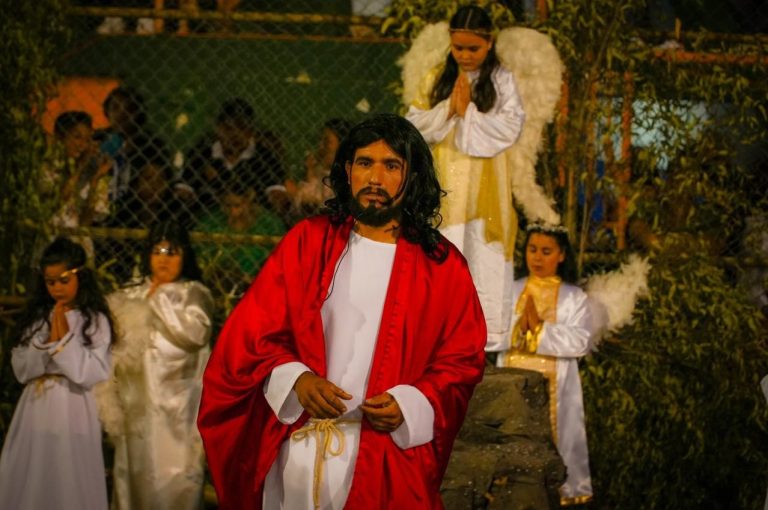 Reciben varios municipios a turistas con escenificaciones religiosas