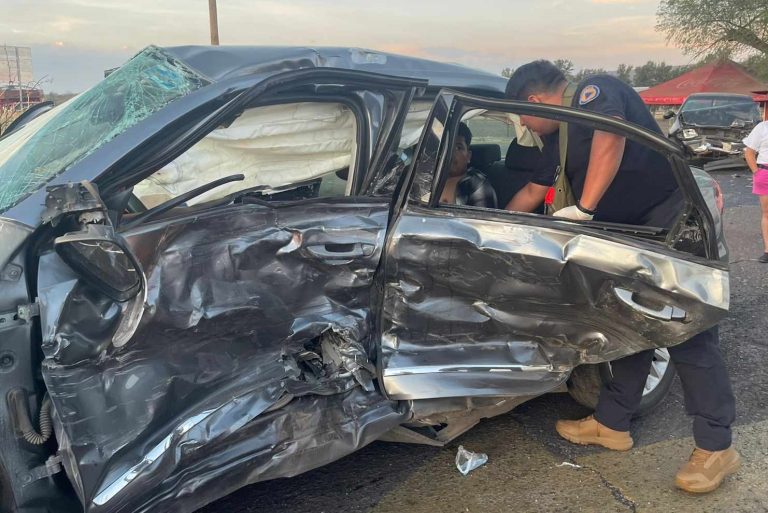 Aparatoso choque en la carretera Zacapu–Villachuato deja cuatro lesionados
