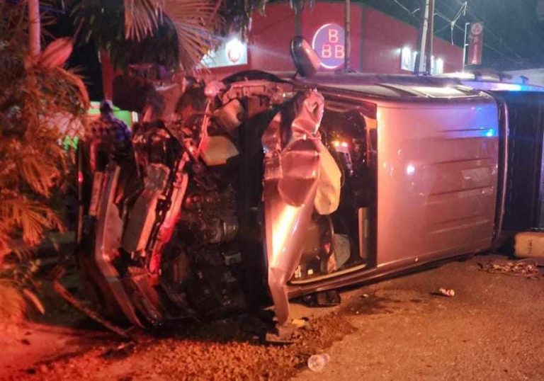 Aparatoso choque múltiple deja cinco lesionados, en Uruapan