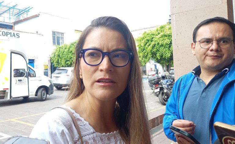 Taxistas compiten por espacios: Plaza de Armas, Valladolid e Independencia, los más conflictivos