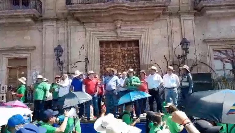 “Esta marcha no es de fiesta, es de lucha y de protesta”, vuelve a mostrar su fuerza la clase trabajadora este 1 de mayo