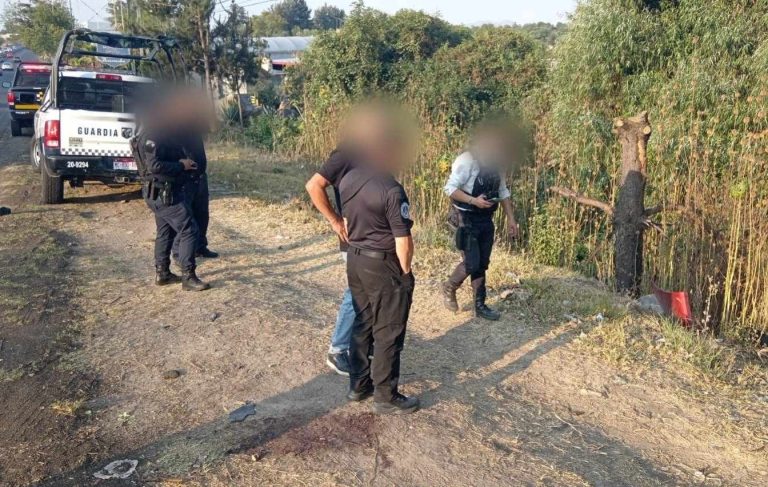 Hallan asesinado a conductor de radio y televisión a la orilla de la carretera Morelia-Pátzcuaro