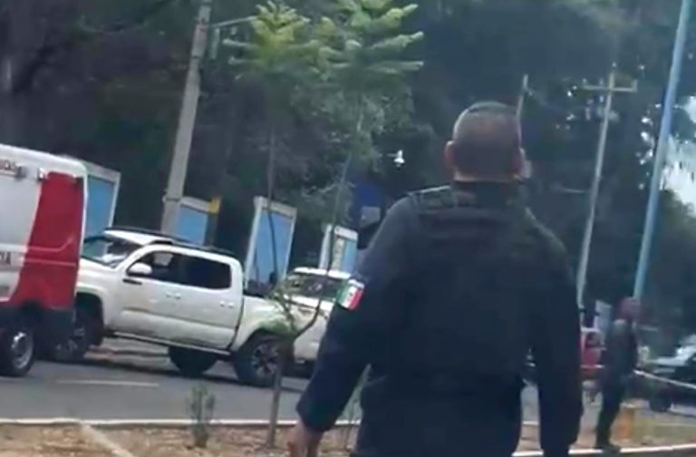 Ataque armado deja un muerto frente a secundaria en Tancítaro