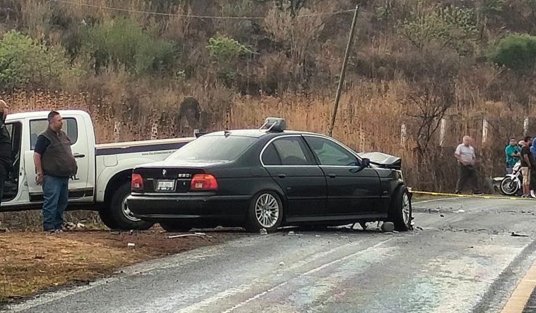 Madre e hijo mueren tras choque entre 2 autos sobre la Morelia-Quiroga