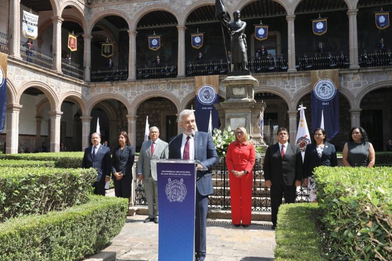 Encabeza Bedolla acto conmemorativo del natalicio de Hidalgo