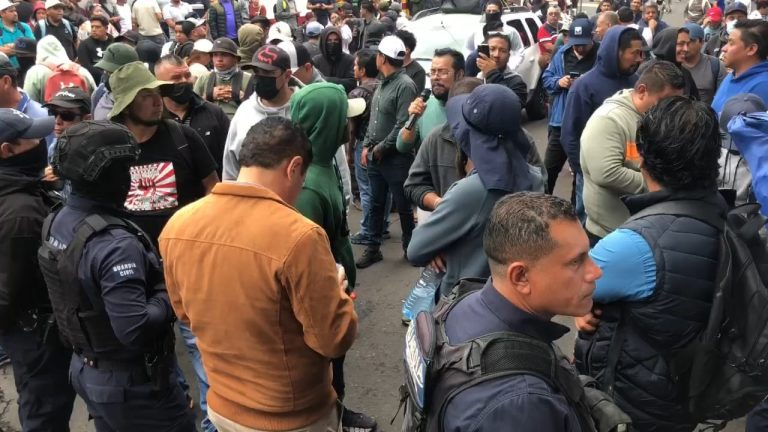 Disturbios, bloqueos y gas lacrimógeno en jornada de movilización de normalistas y CNTE