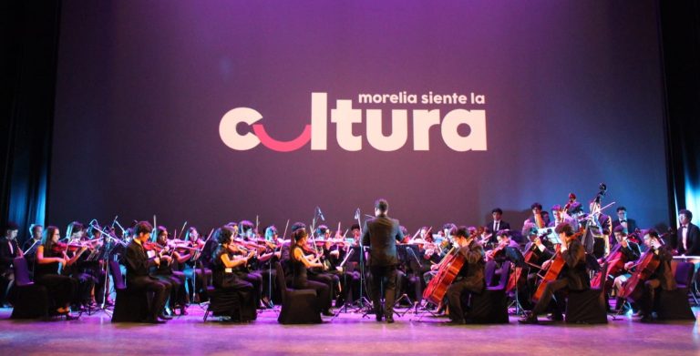 “El Latir de tu Tierra” hizo vibrar el Teatro Matamoros con música, baile y tradición