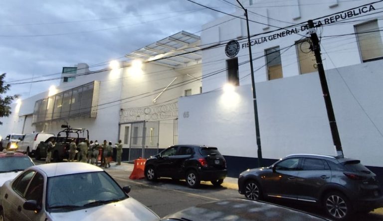 Caen 17 presuntos narcos; estarían detrás de la narcomina que dejó a seis militares sin vida