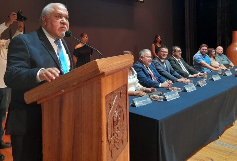 La UMSNH es nicolaita, no «humanista por siempre», descalifica Eduardo Tena