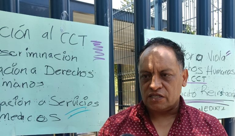 Profesor VIH positivo denuncia a la UMSNH por despido injustificado y abandono institucional
