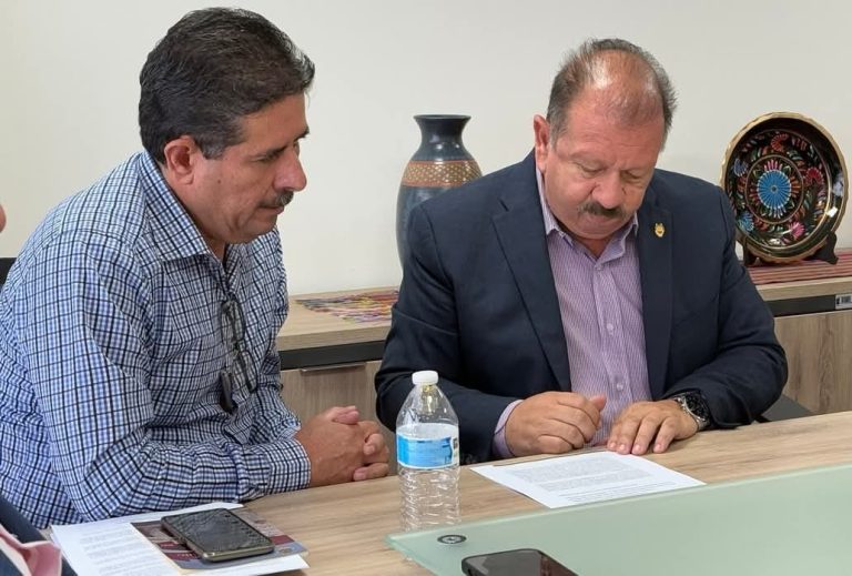 Recula SPUM, Termina firmando revisión salarial que admite el 4% de aumento