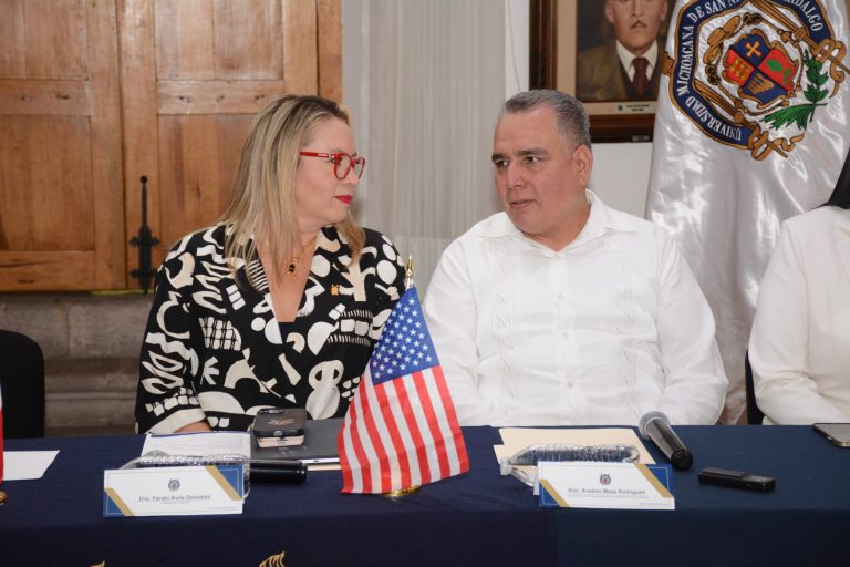 Ofrece UMSNH a migrantes cursar de manera gratuita bachillerato y licenciaturas que oferta en línea