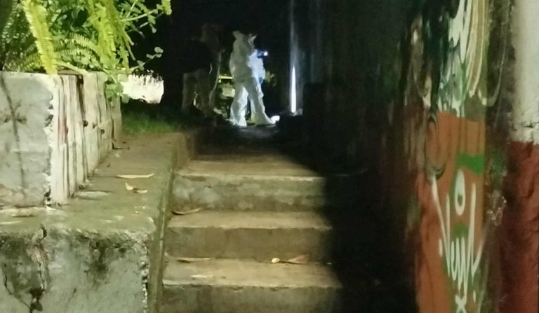 Balean a peatón en la colonia moreliana Juana Pavón, a espaldas de Jardines del Tiempo