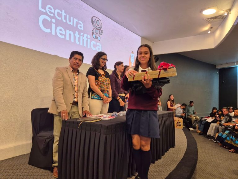 Premian a 7 estudiantes del Cecytem en el Programa de Lectura Científica