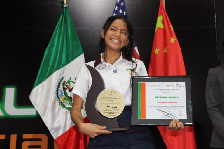 Alumna de Cecytem avanza hacia olimpiada nacional de física