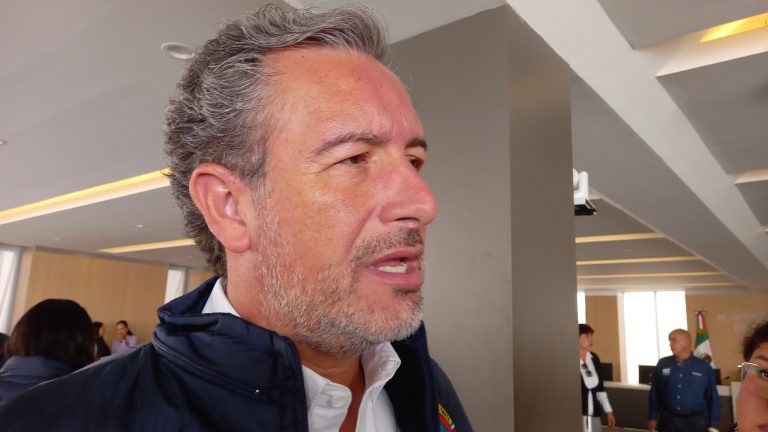 Llama Protección Civil a dueños de espectaculares a verificar su estado