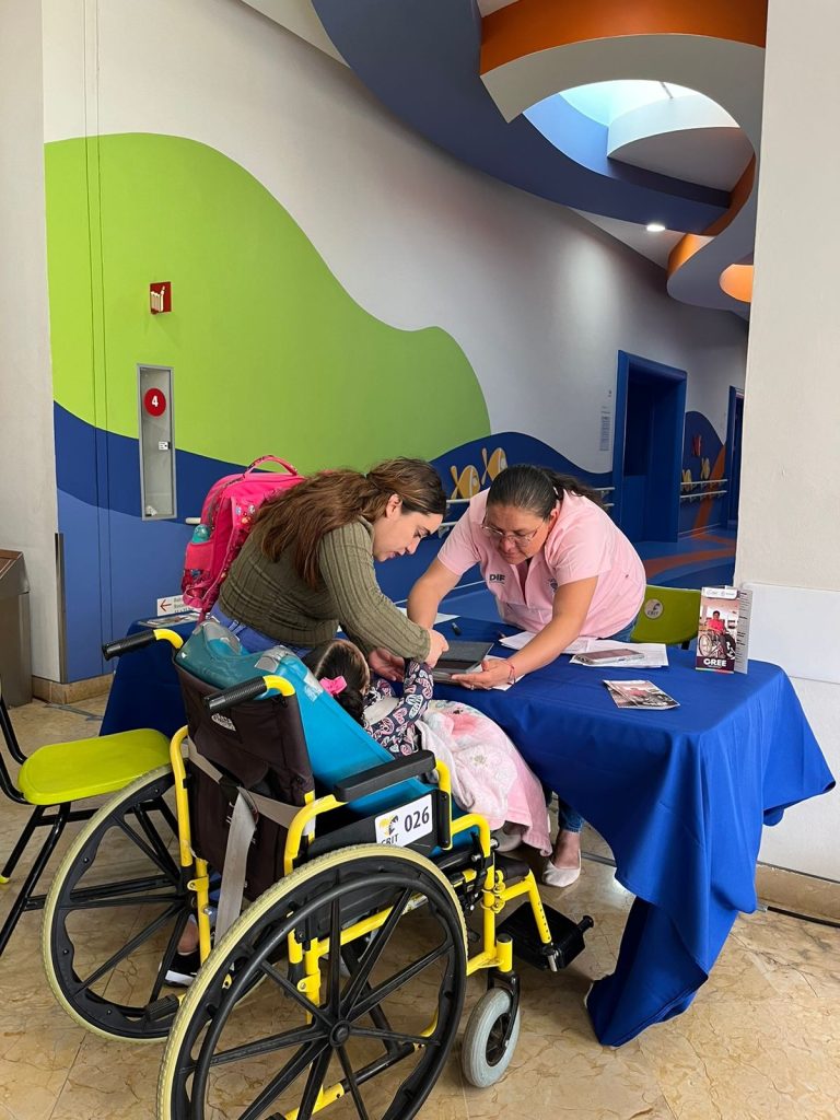 DIF Michoacán tramita credencial a personas con discapacidad