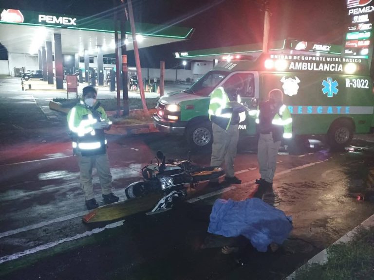 Joven motociclista muere al derrapar su motocicleta en el Boulevard Industrial en Uruapan