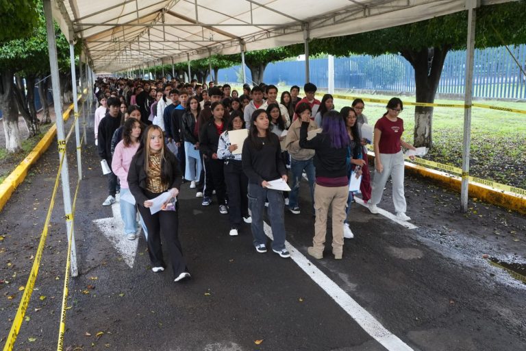Inicia UMSNH periodo de exámenes de admisión: éste lunes 5 mil 200 aspirantes se han dado cita