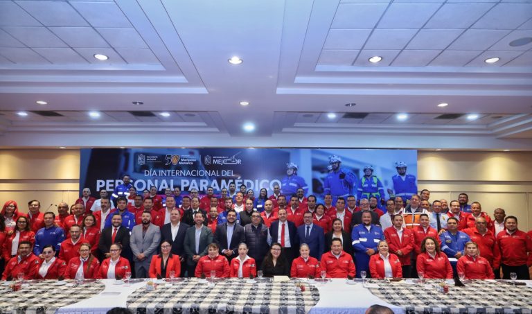 Entrega SSM ambulancia y equipo de protección a personal de atención prehospitalaria
