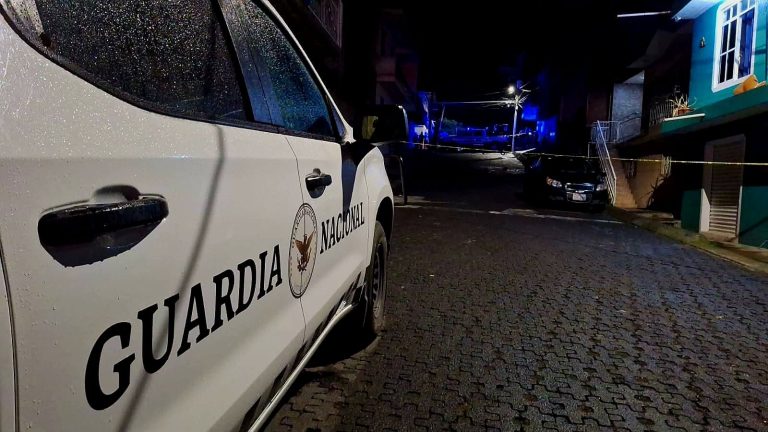 Pistoleros acribillan a un hombre al poniente de Uruapan 