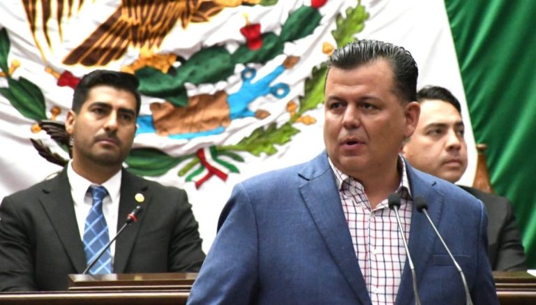 Dos alcaldesas asesinadas en un año y el gobierno no reacciona: Guillermo Valencia