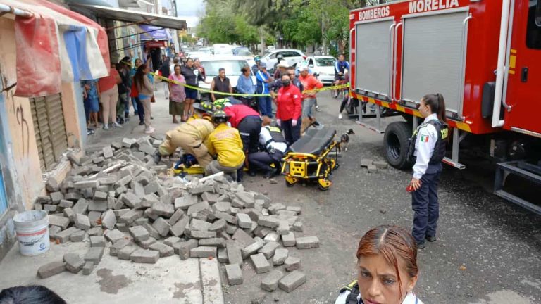 Dos mujeres quedan heridas al caerles encima material de construcción en la avenida Pedregal