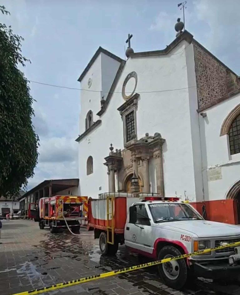 Se registra incendio en bodega de la Catedral de San Jerónimo, Tacámbaro