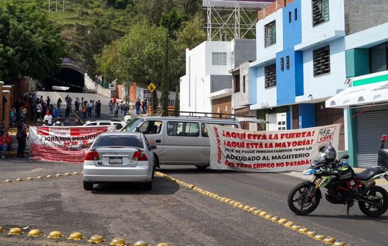 Bloquean centistas del ala Poder de Base acceso a ramal camelinas