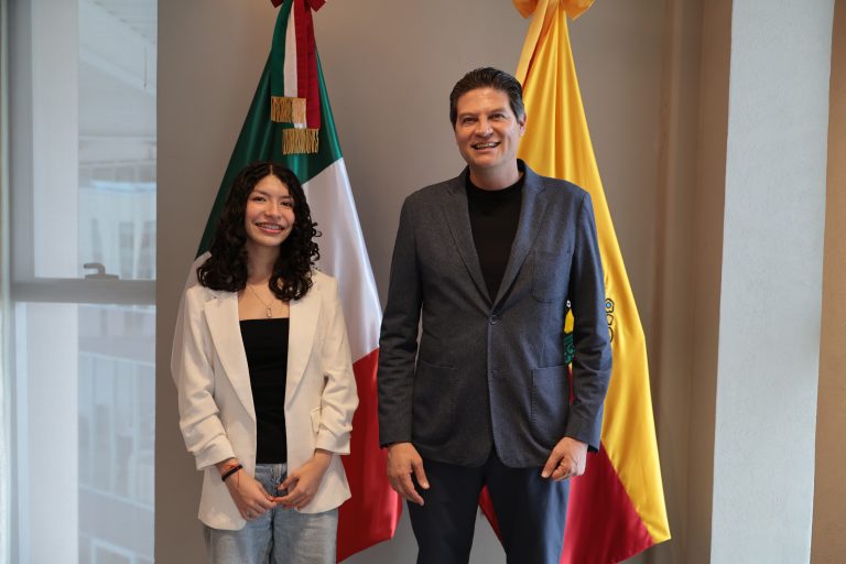 Apoya alcalde a estudiante moreliana que viajará a la NASA