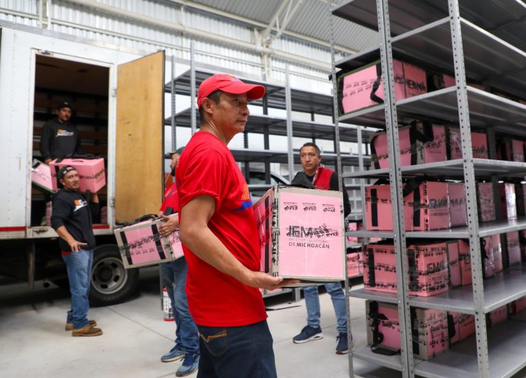 Arriban más de 6 mil paquetes electorales a la bodega central del IEM