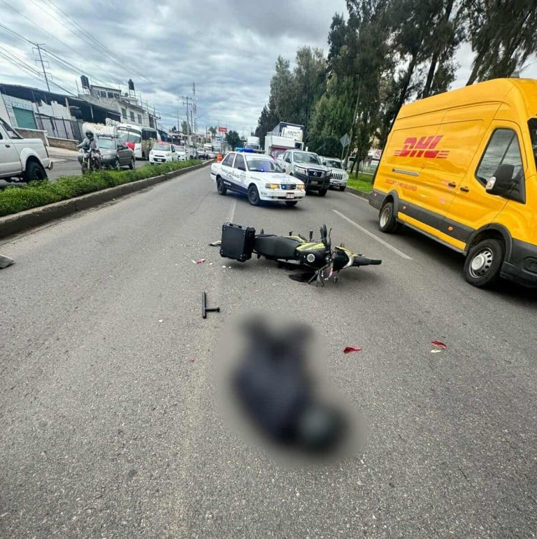 Motociclista sufre accidente en el Libramiento Norte de Morelia; 2 autos están involucrados