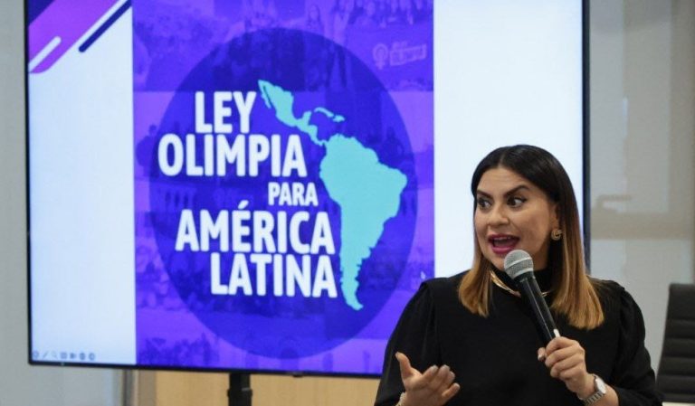 Gobierno de Alfonso Martínez presentó charla de Olimpia Coral contra violencia digital