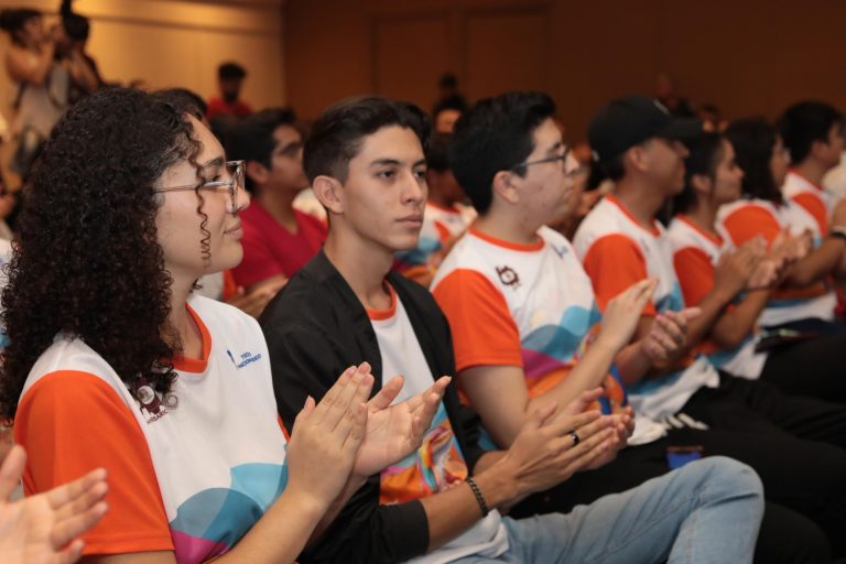 Michoacán impulsa movilidad académica con más de 1 mdp para jóvenes investigadores