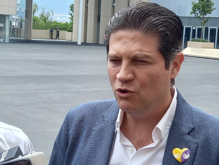 Hay encuestas que dan risa, personajes que nadie conoce las ganan: Alfonso Martínez