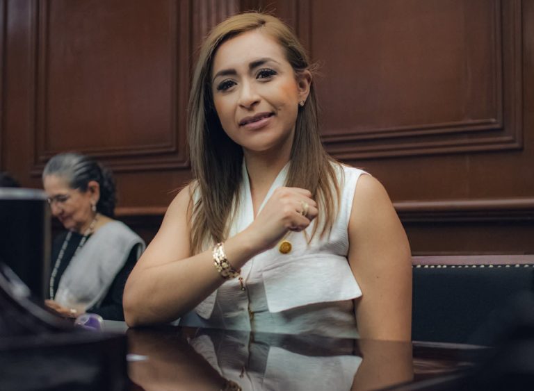 A construir sociedad más igualitaria, en la que protejan los derechos de todos