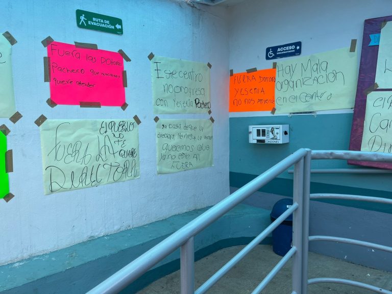 Habitantes de Villa Morelos toman Centro de Salud en protesta por malos tratos y falta de atención médica