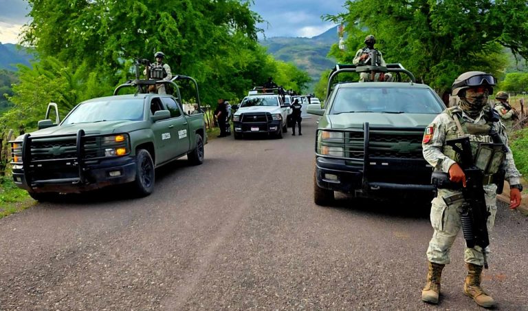 Autoridades repelen agresión y abaten a un pistolero, en Parácuaro