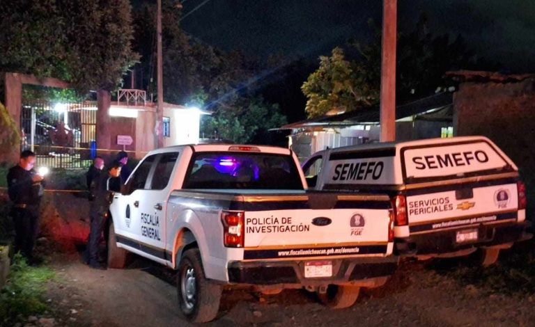 Pareja es asesinada a balazos frente a sus hijos, en Uruapan
