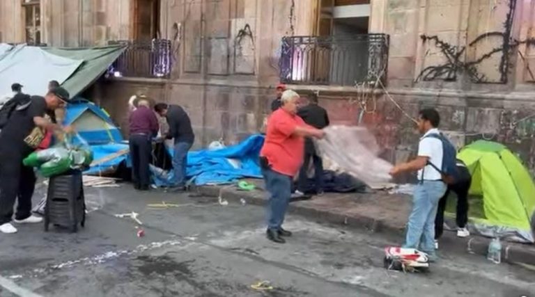 Retira CNTE-Poder de Base el plantón esta tarde, tras 23 días  de manifestaciones