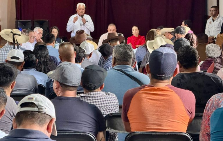 Afianza Gobierno de Michoacán su apoyo a la industria mezcalera