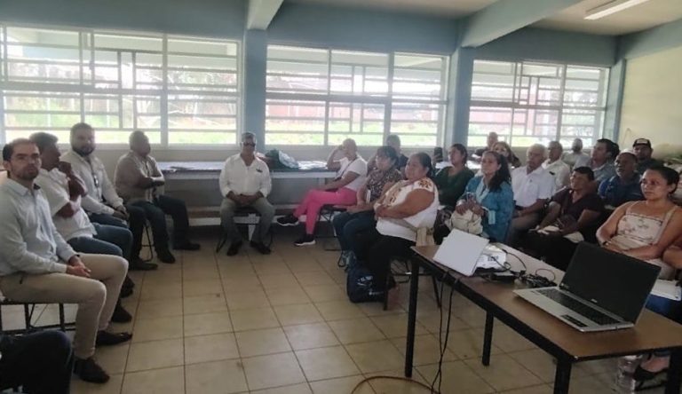 Fortalecen gremio turístico de Caltzontzin con capacitación