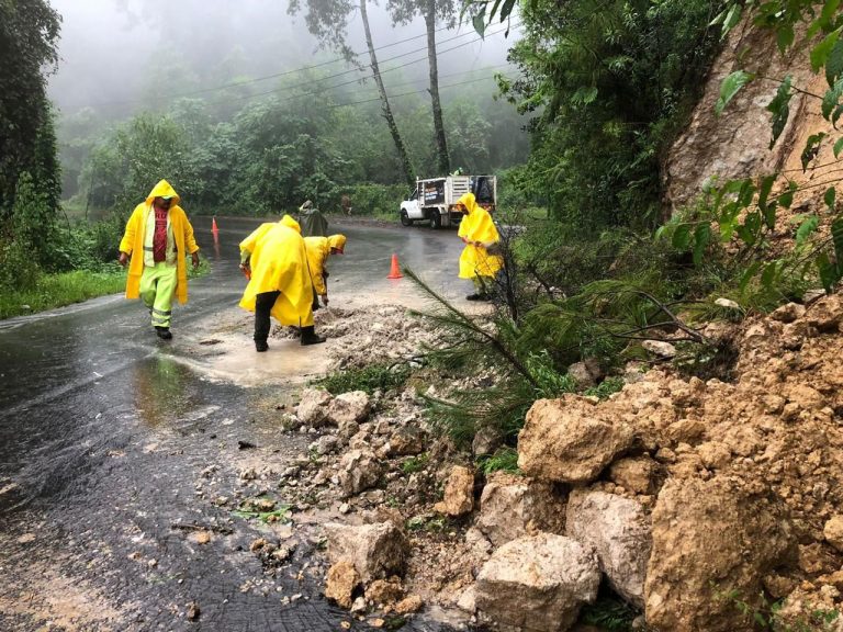 Anuncian línea de WhatsApp para reportes de daños por lluvias