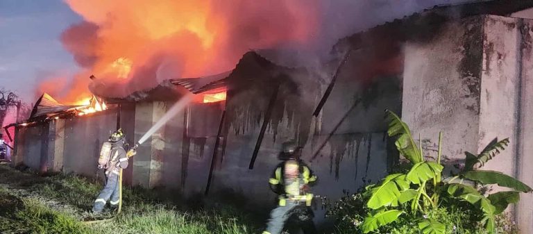 Arde bodega en la colonia Los Ejidos, al poniente de Morelia