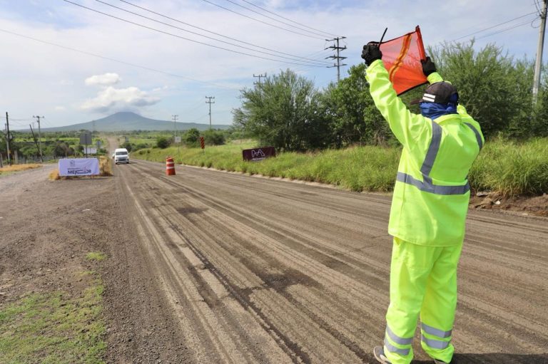 Arrancan trabajos de rehabilitación en carretera federal Apatzingán-Buenavista-Tepalcatepec