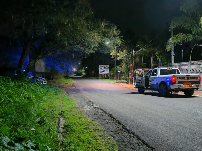 Balean a alcaldesa de Cuitzeo y a sus 2 escoltas en un restaurante
